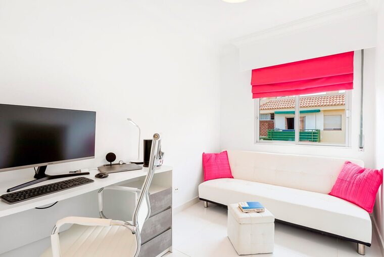 Lounge with Business Center, Couch-Bed Convertible & Sonos Sound System