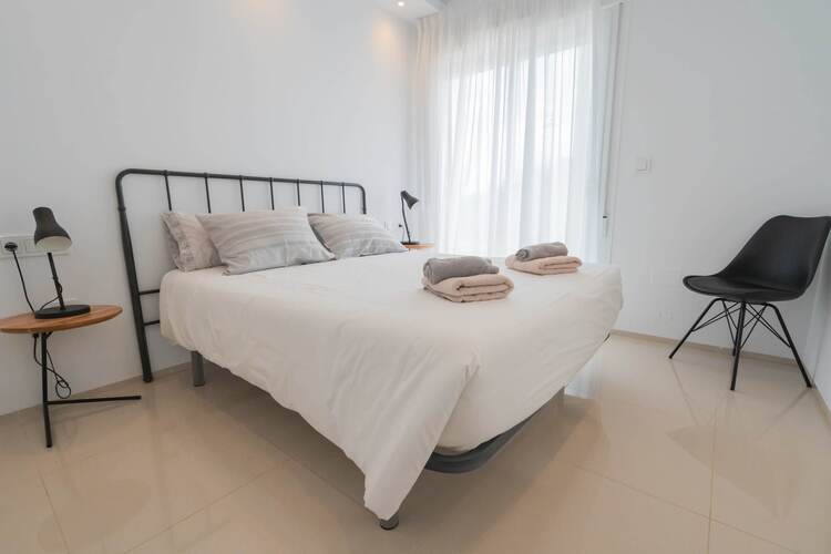 Main Bedroom with Double Bed, Closet and Ensuite Bathroom