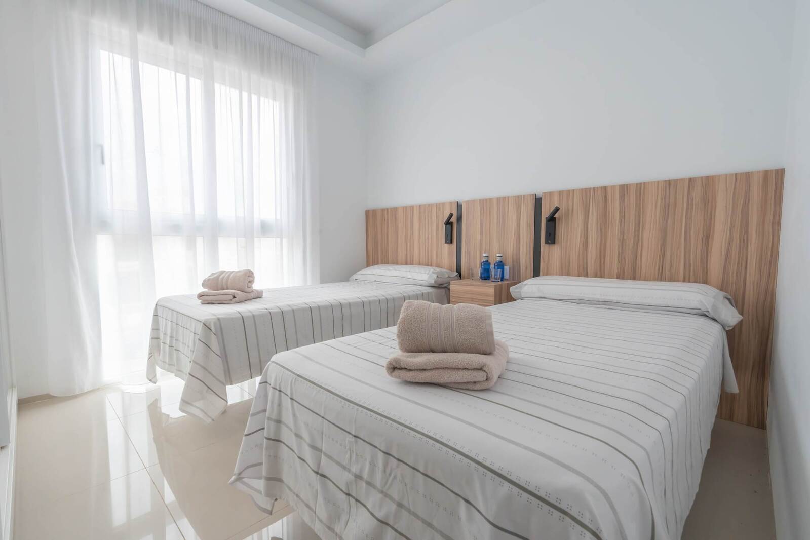 3rd Bedroom with 2 Single Beds and Closet