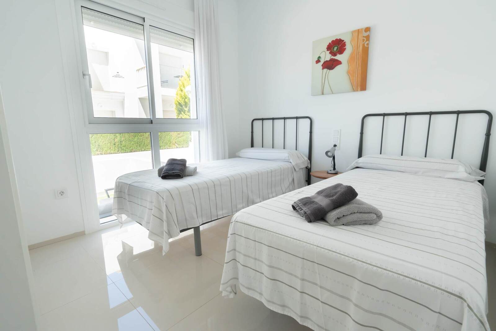 2nd Bedroom with 2 Single Beds and Closet