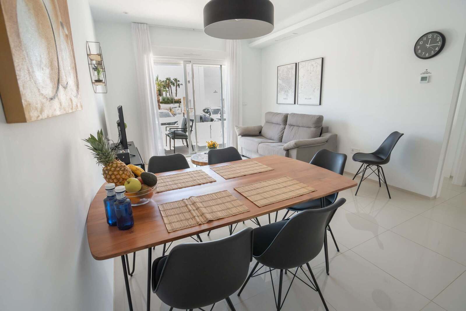 Kitchen with Dining Table, Oven, Stovetop, Microwave, Dishwasher, Fridge and Toaster
