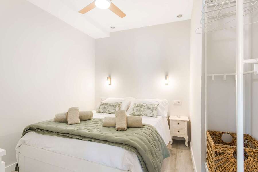 2nd Bedroom with Double Bed, Air Conditioning & Sonos Sound System