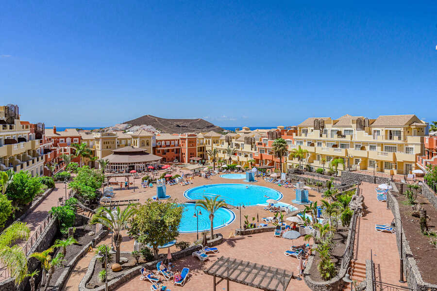 Complex Pool with Pool Bar and Sun Loungers