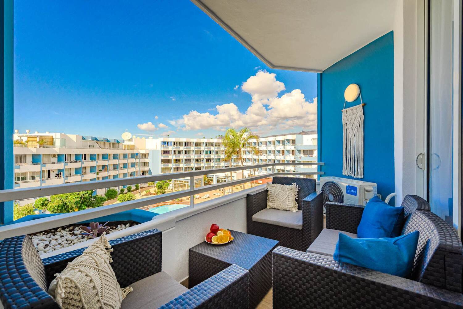 Balcony with Outside Furniture, Sea View and Pool View