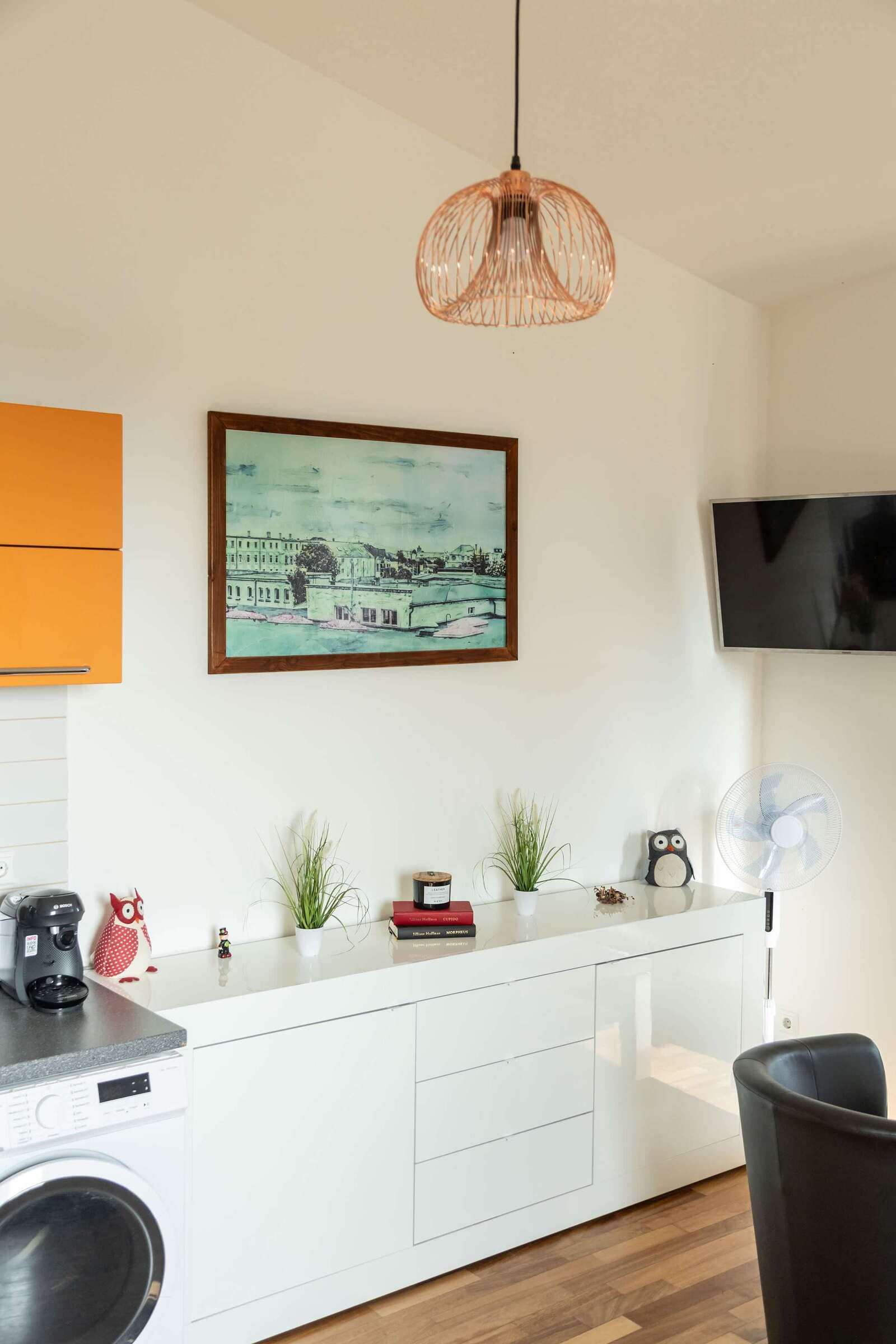 Fully Equipped Kitchen & Washing Machine