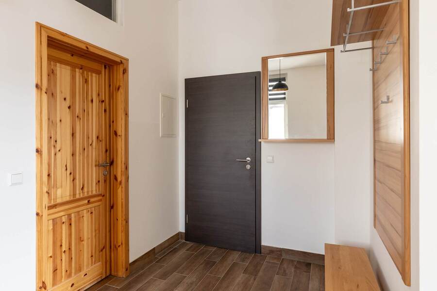Hallway & Open Wordrobe