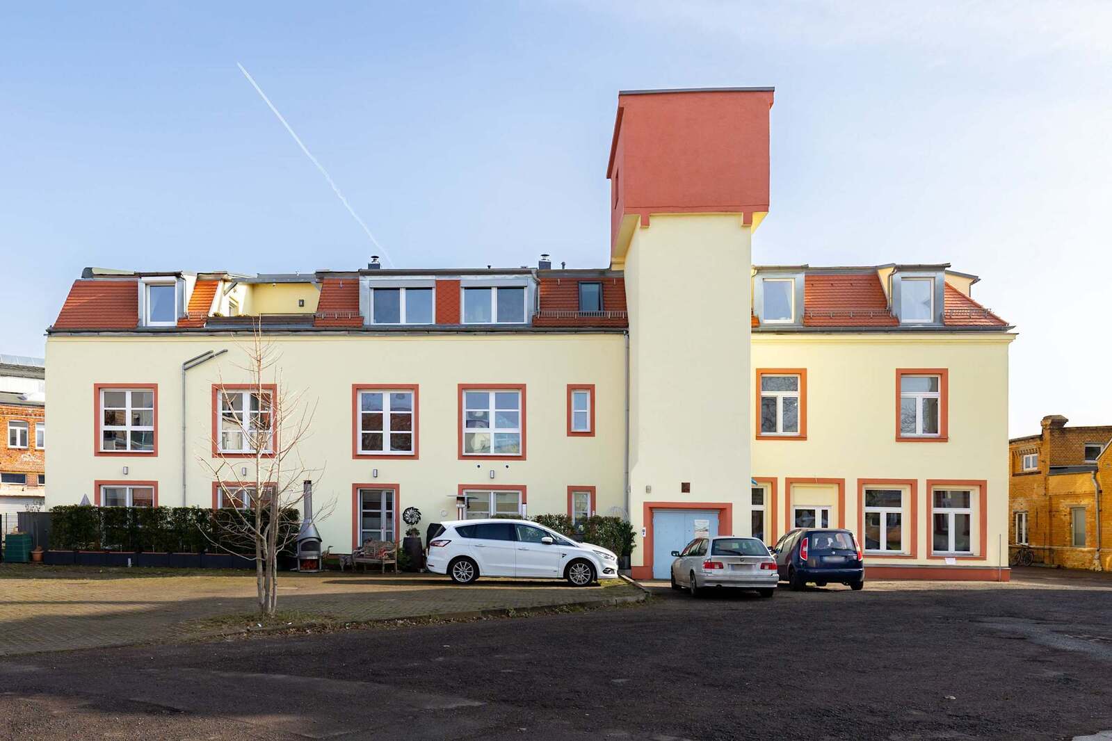 Charming Apartment Building with On-Site Private Parking | Easy & Hassle-Free Arrival