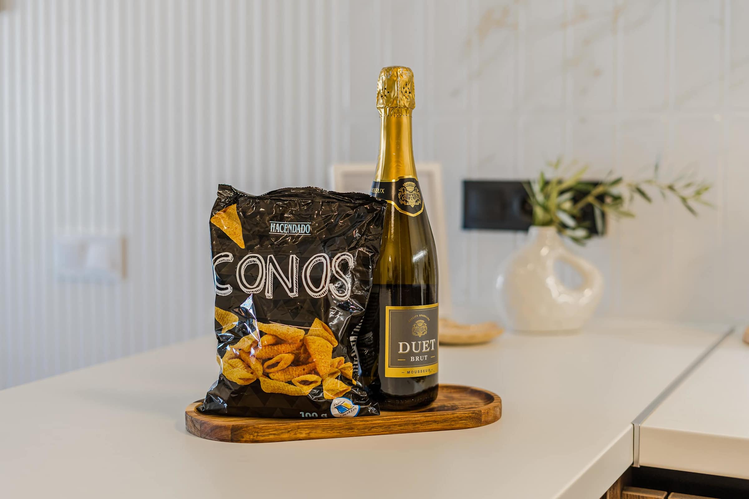 A Warm Welcome: Sparkling Wine & Local Snacks — Kick Off Your Stay with a Toast and a Taste of the Canary Islands