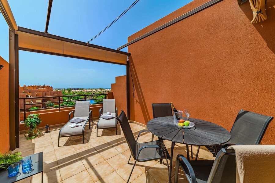 Spacious Outdoor Living — Dine, Unwind & Soak in Tenerife’s Year-Round Sunshine