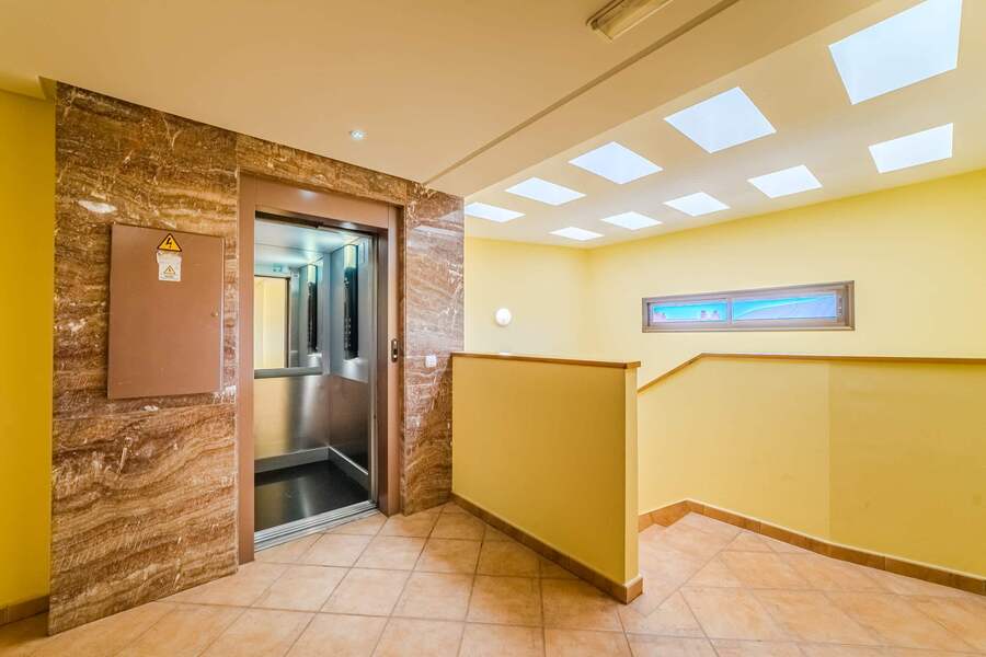 Bright Entrance with Elevator Access – Safe, Secure & Effortlessly Convenient