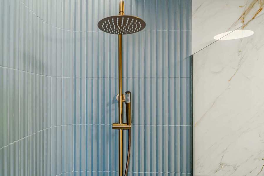 Rain Shower with Modern Design – Refresh in Style Surrounded by Chic Tiles