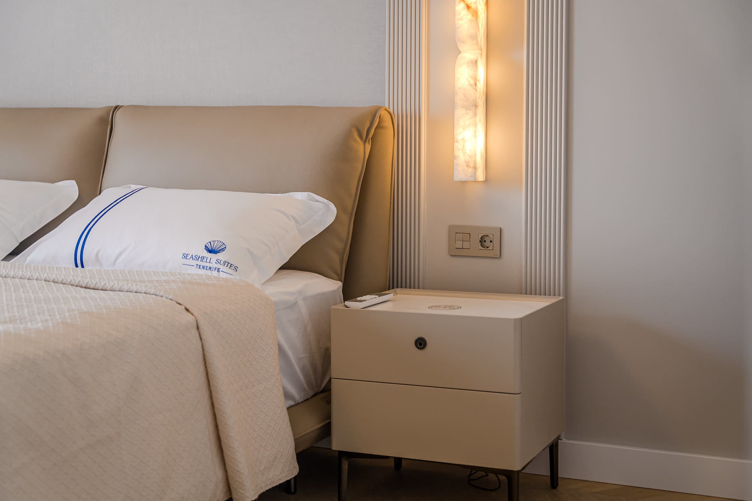 Warm Lighting by the Bedside – A Cozy Corner to Unwind After Sun-Filled Days