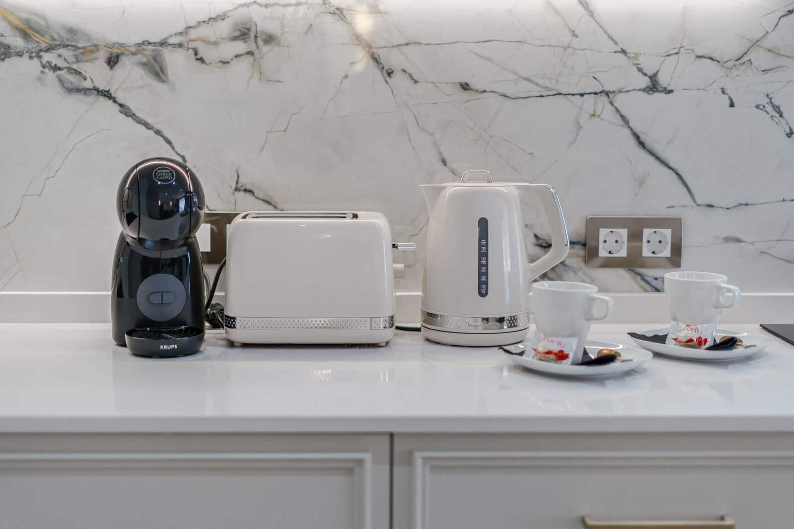 Luxury Kitchen Essentials – Start Your Day with Fresh Coffee and Designer Appliances