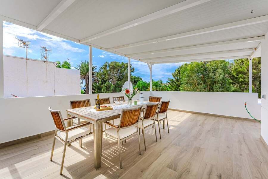 Rooftop Dining Area with Garden Views – Perfect for Al Fresco Feasts, Sunset Tapas or a Lazy Holiday Brunch