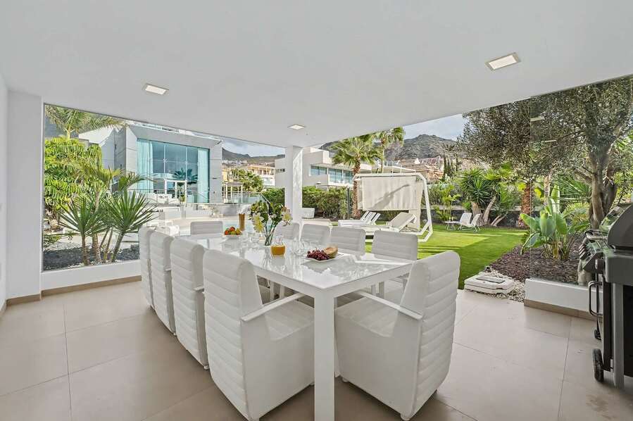 Elegant Alfresco Dining with Garden & Villa Views