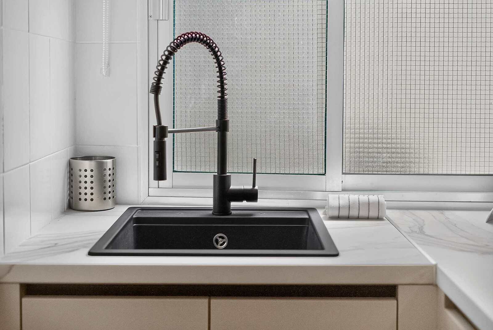 Fully Equipped Modern Kitchen Designed for Comfortable Long Stays
