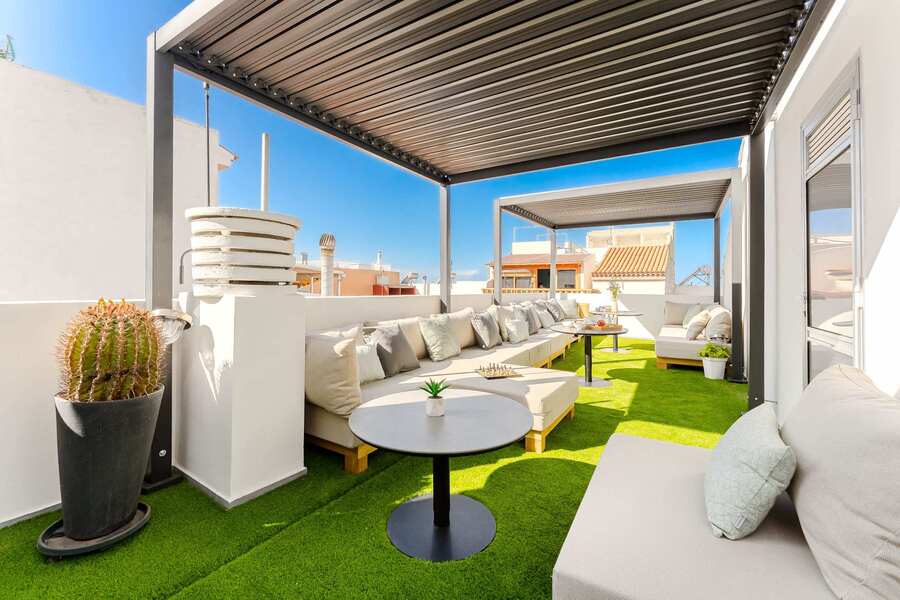 Sophisticated Communal Rooftop Retreat Under Tenerife’s Year-Round Sunshine