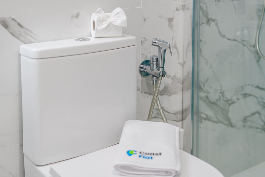 Modern Bathroom with Contemporary Fixtures and Walk-In Shower