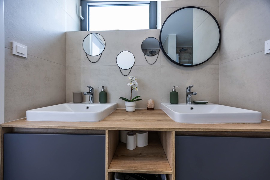 Jack-and-Jill bathroom: mirrors and vanity
