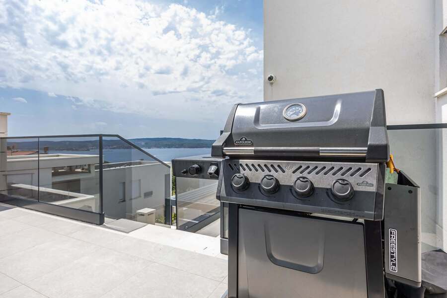 Gas BBQ on the pool terrace